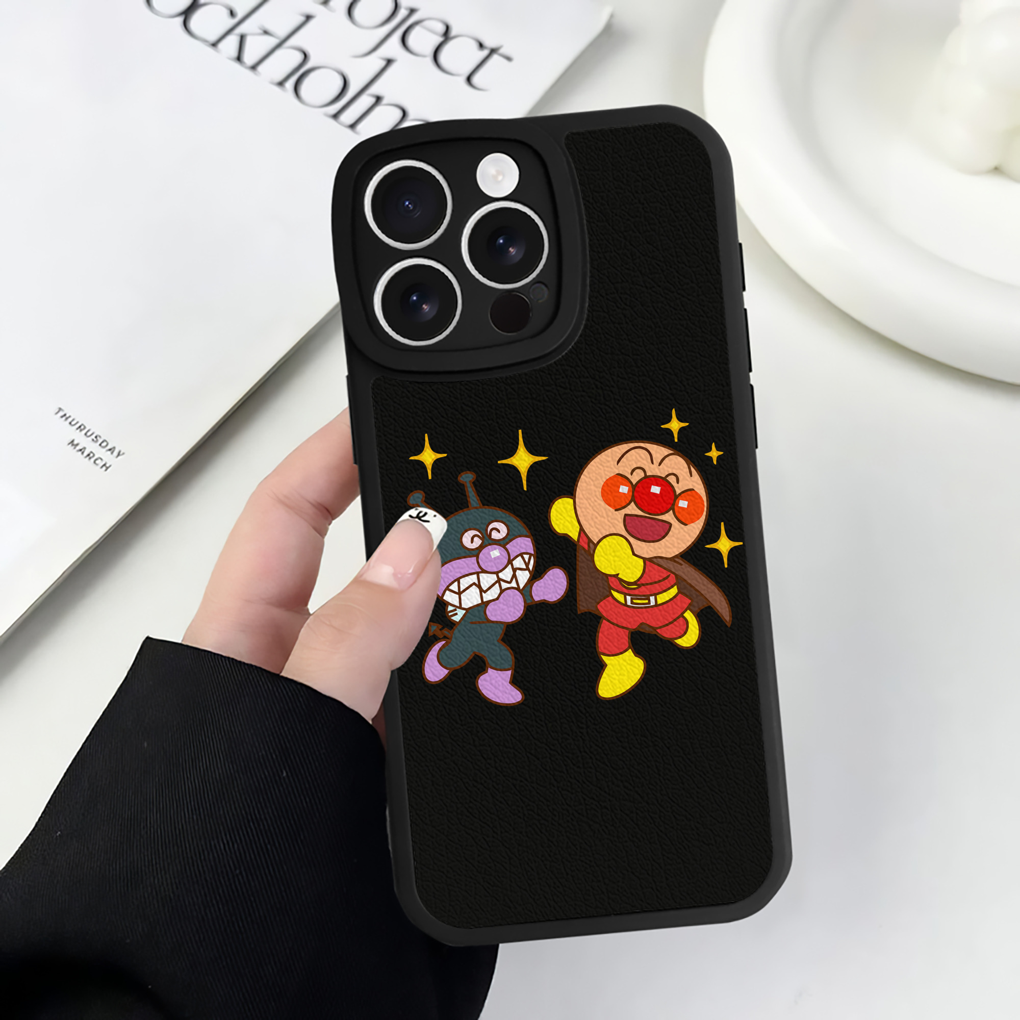 （画像用） アンパンマン Anpanman 【iPhone 16シリーズ対応】シリコンスマホケース（レザー調） 材質：シリコン